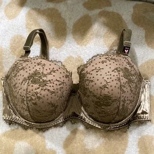 Victoria’s Secret dream angels lined Demi